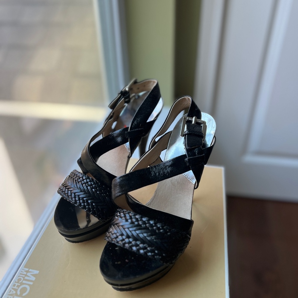 Michael Michael Kors Juniper Platform Black Patent Leather Heels. Size 8M.